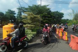 Hari pertama Lebaran, Penjagaan di sejumlah "check point" Surabaya-Sidoarjo longgar