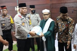 Kapolres Langkat silaturahmi ke Tuan Guru Babussalam