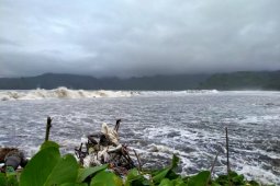 Banjir rob terjang lima kawasan pesisir di Tulungagung