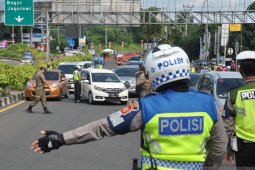 Bus pemudik modus karyawan hingga korban petasan meninggal