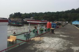 Pertamina distribusikan perdana 20 KL BBM PSO melalui SPBU 3T di Pulau Maya