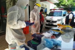 Pemprov Jatim beri kuota sekolah negeri anak sopir ambulans layanan COVID-19