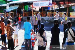 Kapolresta Banjarmasin edukasi pedagang pasar dengan senam bersama