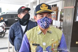 Disperindag melarang warga masuk pasar bila tidak menggunakan masker