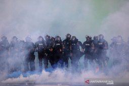 Ricuh di Minneapolis AS, wartawan tertembak peluru karet polisi