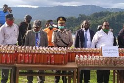 News Focus -- Indonesia challenged to resolve alcohol addiction in Papua