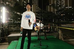 Rian D'MASIV beri kejutan untuk staf medis  diWisma Atlet