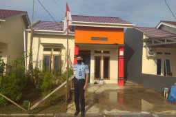 Hari lahir Pancasila ASN Rutan Pontianak kibarkan bendera di rumah