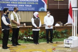 Pemerintah sumbangkan robot AUMR bantu penanganan COVID-19 di Jatim (Video)