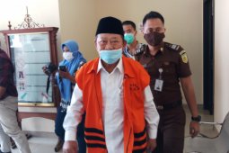 Bupati Sidoarjo nonaktif Saiful Ilah jalani sidang perdana kasus suap
