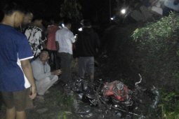 Pengendara motor tewas tabrakan kontra mobil tangki di jalinsum Medan - Pematangsiantar