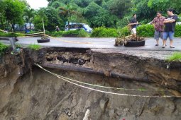 Ruas jalinsum di Bane Pematangsiantar terancam amblas