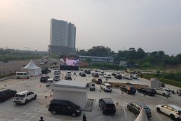 Meikarta hadirkan fasilitas hiburan nonton gratis sambil makan di dalam mobil sambut AKB (video)