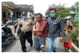 Curi HP, tersangka babak belur dihajar massa