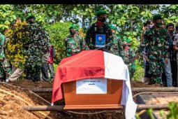 Pemakaman korban helikopter di Semarang