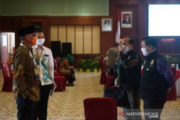 Pemerintah Pusat bantu 2 unit  PCR dan 6 ribu Rafid Tes