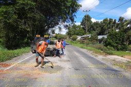 Balai Pelaksana Jalan Nasional respon cepat perbaiki ruas jalan yang rusak di Landak