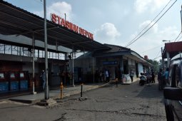 Stasiun Depok masih terpantau lengang