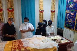 Bupati Labura melayat adik mertuanya ke Medan