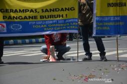Pengamat: Pengesahan RUU Cipta Kerja bisa pulihkan ekonomi