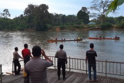 Longboat milik SOC karam satu warga tenggelam di sungai Mendalam