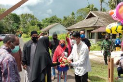 Wali Kota memulangkan warga Sorong selesai jalani karantina