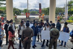 PKL pasar Mardika tolak Perwali Ambon tentang PKM