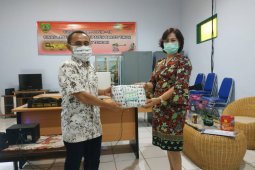 Dukung pencegahan COVID - 19 PT Adaro serahkan 58 ribu masker