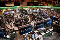 Harga Emas anjlok tertekan data ekonomi positif dan hasil uji coba vaksin