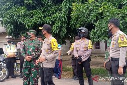 Polres Bangka Barat salurkan bantuan sembako di Kecamatan Parittiga
