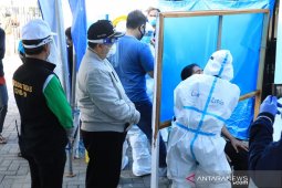 SWAB massal 750 orang, puncak kurva Covid-19 diharapkan segera ketemu