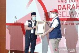 PMI mengambil plasma konvalesen penyintas untuk obati pasien positif