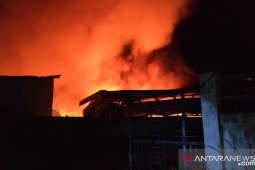 Gudang kasur di Kota Sorong terbakar