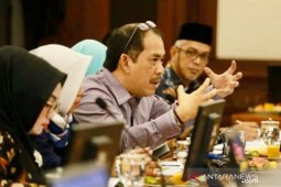 Anggota DPRD Jabar: Emil "offside" terbitkan Kepgub terkait pesantren