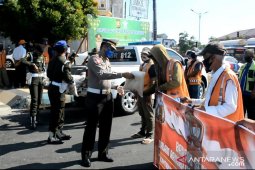 Polisi bagikan beras kepada 358 juru parkir di Bengkulu