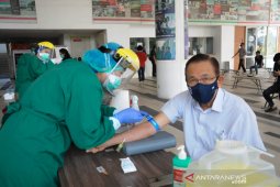 Jelang ajaran baru seluruh tenaga pendidik UPJ ikuti tes cepat COVID-19