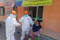Dijemput paksa dari karantina, empat warga Situbondo langsung dites usap