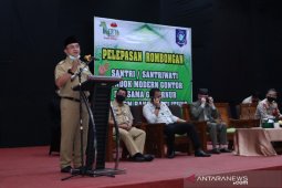 Gubernur Babel lepaskan 127 orang santri kembali ke Gontor