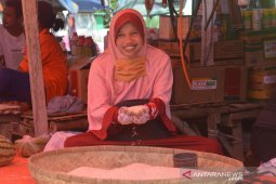 Normal baru di pasar tradisional Gorut gunakan sistem 'Tortip'