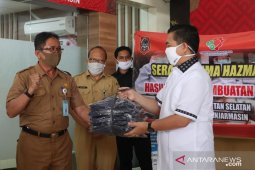 Disperdagin serahkan APD untuk GTPP Covid-19 Banjarmasin