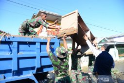 Pemprov Gorontalo kerahkan 29 truk pengangkut sampah banjir