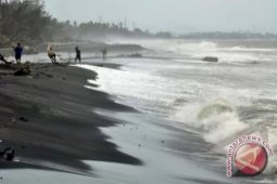 Waspada gelombang tinggi di sejumlah perairan Indonesia