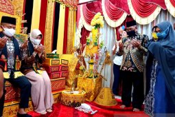 Bupati Aceh Barat dan isteri sambut kedatangan Pangdam Iskandar Muda di pendapa