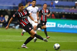Silva lanjutkan catatan impresif ketika Frankfurt taklukkan Schalke