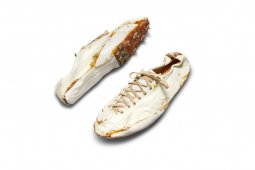 Sepatu Bowerman " Nike Origins" pertama di dunia dilelang