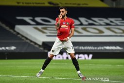 Penalti Bruno Fernandes amankan satu poin MU di Tottenham