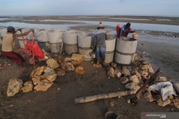 Proyek penyelamatan pantai wisata