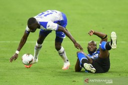 Lukaku-Martinez bawa Inter bertahan di papan atas