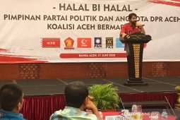 Mualem tertawa saat ditanya calon wakilnya di Pilgub Aceh
