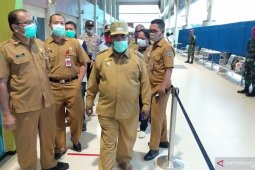 Wali Kota tinjau pembukaan penerbangan masuk kota Sorong
